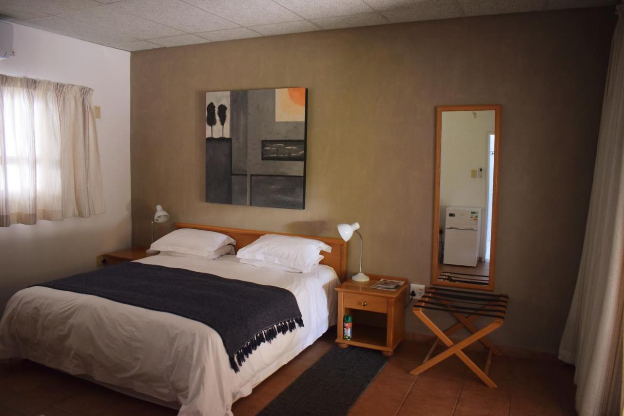 Central Hotel Omaruru Luaran gambar
