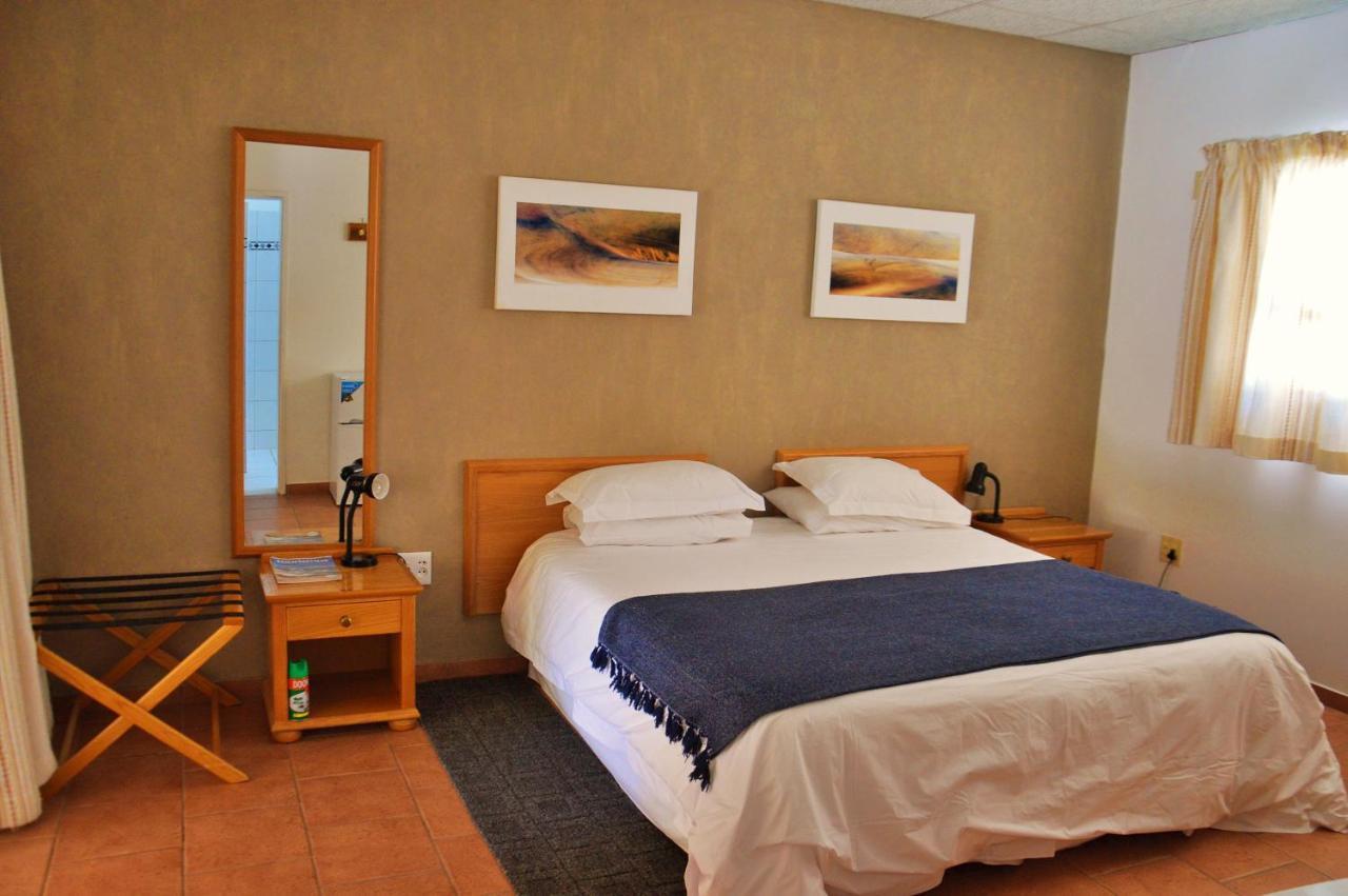 Central Hotel Omaruru Luaran gambar