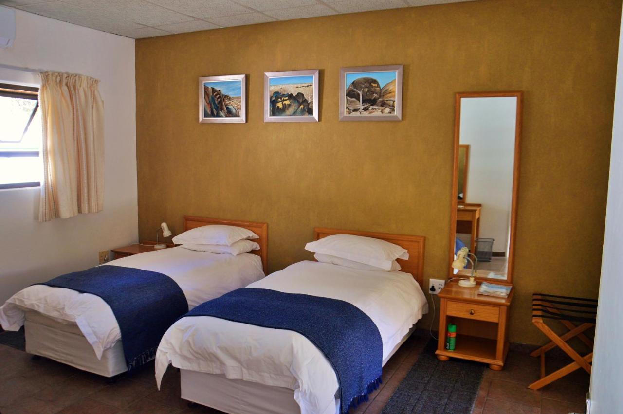 Central Hotel Omaruru Luaran gambar
