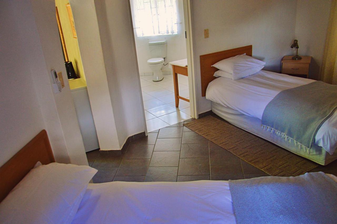 Central Hotel Omaruru Luaran gambar