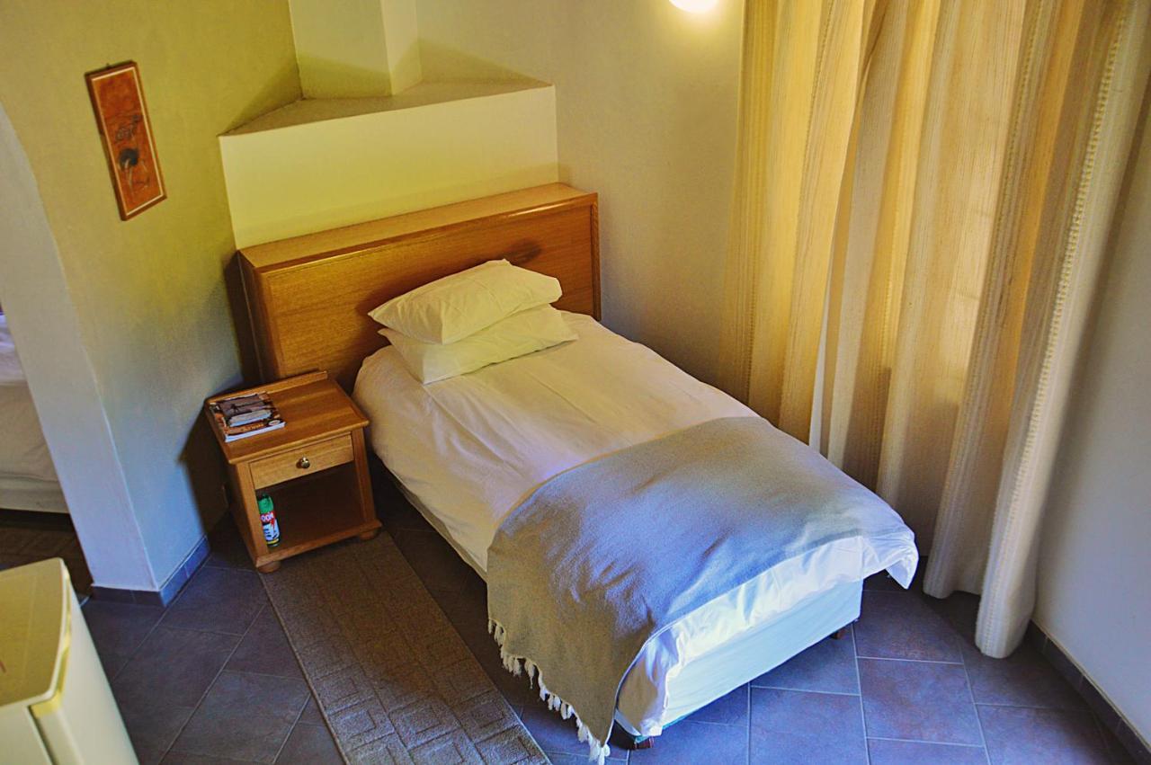 Central Hotel Omaruru Luaran gambar